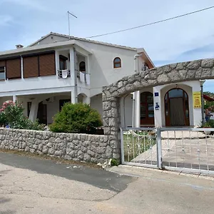 Appartamento Vila Tesmija, Baška