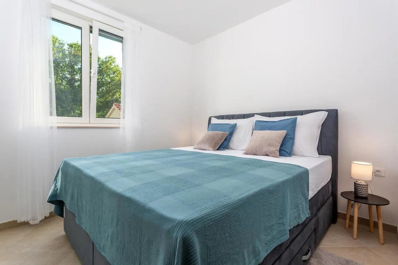 Divine Apartments Baška 0*,  Hırvatistan