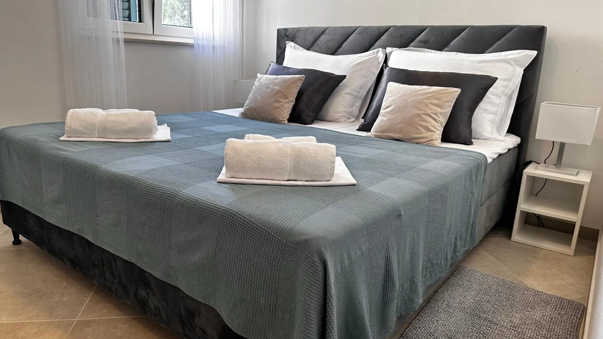 Divine Apartments Baška