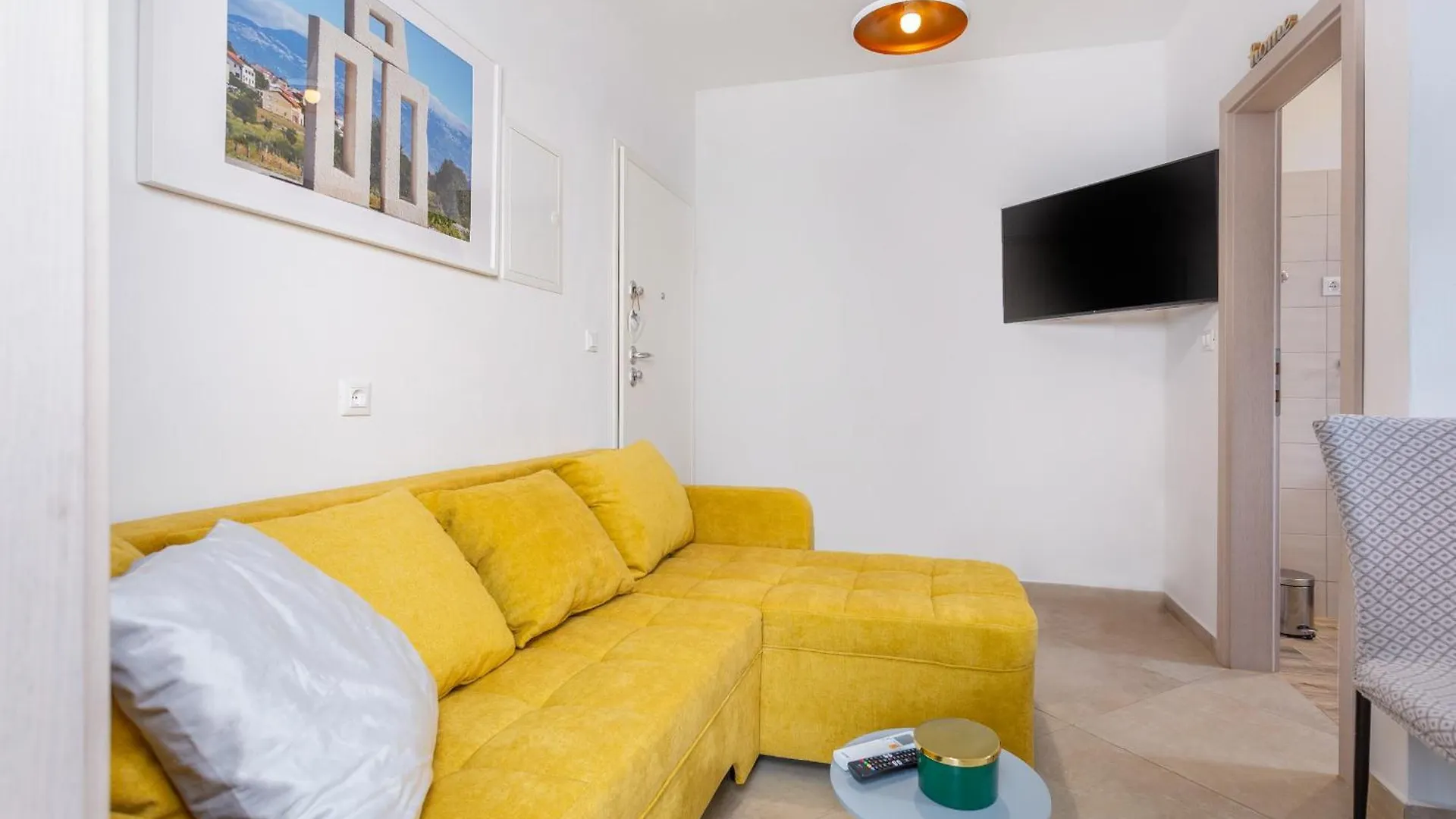 Divine Apartments Baška 0*,  Hırvatistan