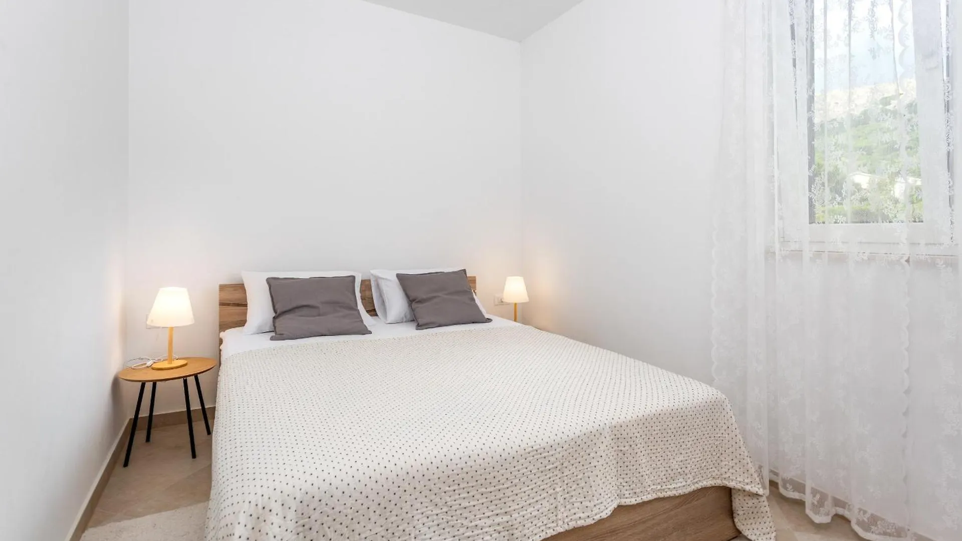 Divine Apartments Baška Hırvatistan