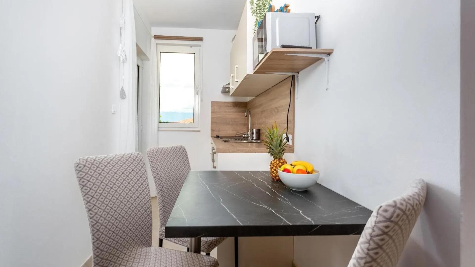 Divine Apartments Baška Hırvatistan