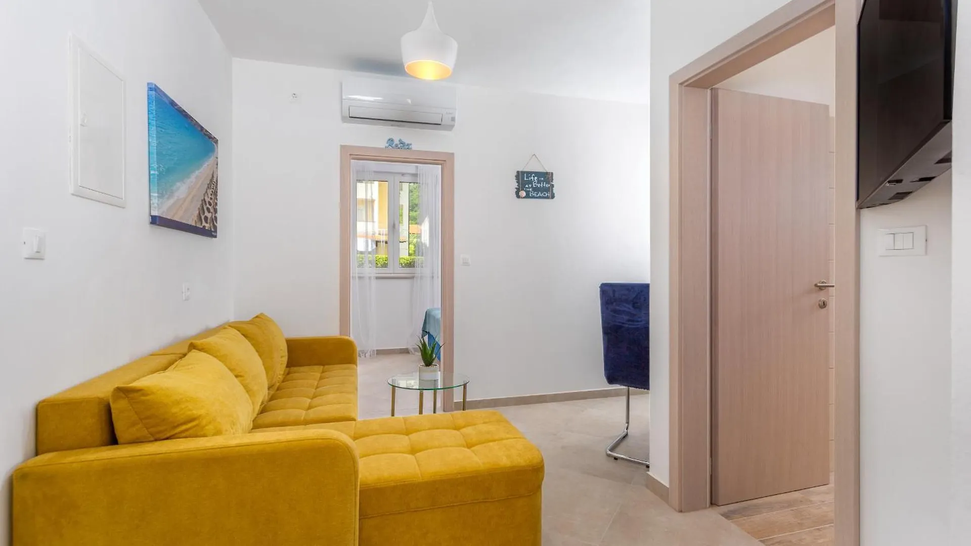 Divine Apartments Baška 0*,  Hırvatistan