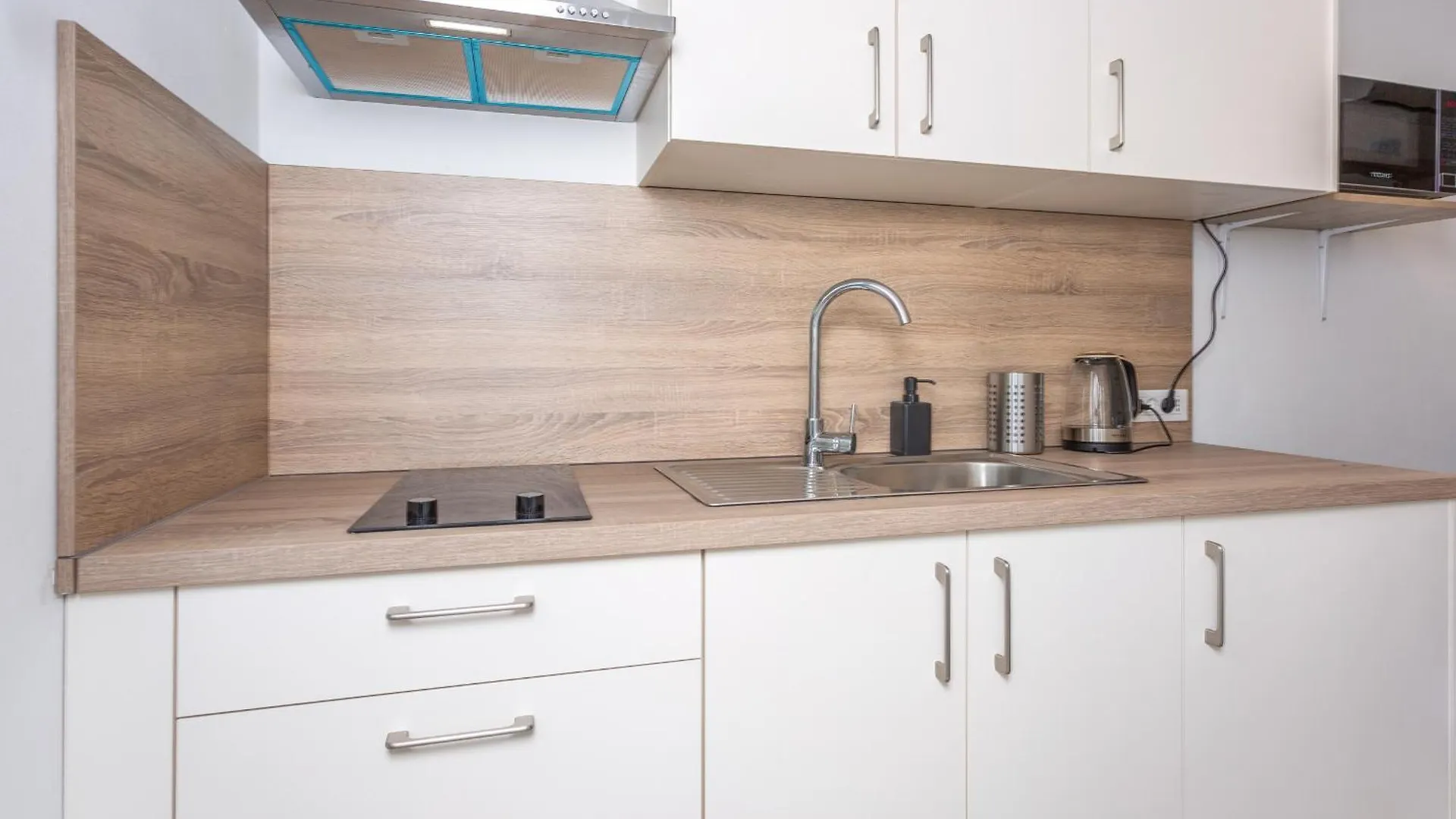 Divine Apartments Baška Hırvatistan